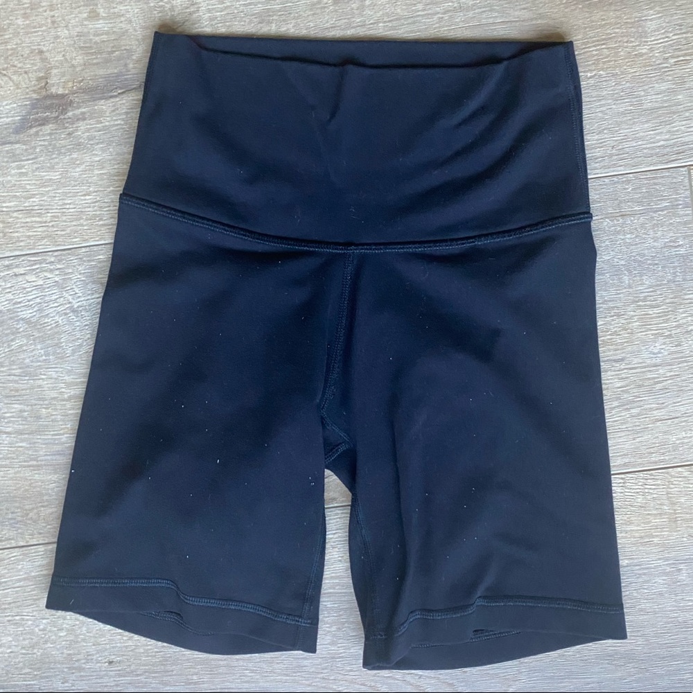 Aritzia TNA Bike Shorts